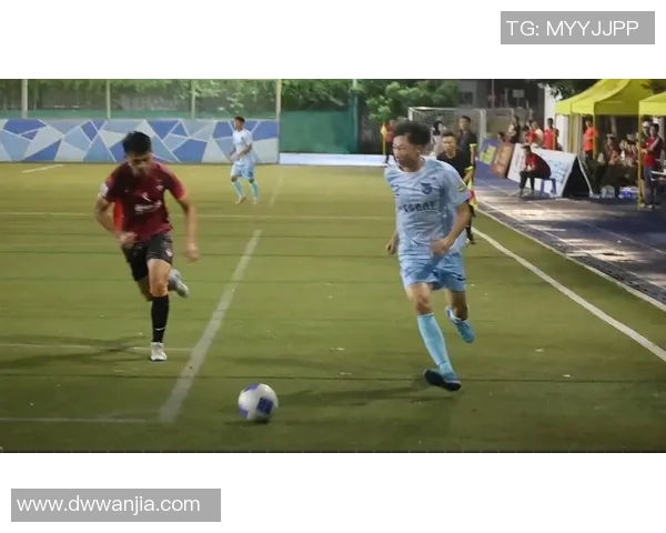 足球明星风采尽显精彩瞬间的介绍与图片展示